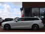 Volvo V60 B3 Aut. Hybrid *Advantage* | Trekhaak | Camera | Carplay | Cruise & Climate Control | Navigatie | Privacy | Orig. NL |