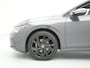 Volkswagen Golf 1.5 TSI 130pk first Navigatie Stoelverwarming Acc 18'' velgen 211
