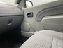 Dacia Logan MCV 1.6-16V Lauréate,Dealeronderhouden,Airco,Elektrischpakket,Trekhaak,Stuurbekrachting,Dakrail,Apk 10-01-2026,Inclusief Winterbanden