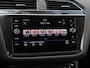 Volkswagen Tiguan 1.5 TSI Comfortline Business 130 pk | LED | Wegkl. Trekhaak | Stoelverwarming | Spiegelpakket | Adaptieve cruise control | 18 inch Velgen