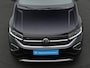 Volkswagen T-Cross 1.5 TSI 150 pk DSG R-Line Edition | Trekhaak | IQ Light | Stoelverwarming | Navigatie | Parkeersensoren voor/achter | Adaptive Cruise