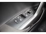 Volkswagen Polo 1.0-95pk TSI Comfortline. Zeer nette, sportieve en keurig onderhouden VW Polo. Trekhaak met afneemb. kogel, pdc v/a, volautm., camera, airco, cruise, navi, lmv etc.
