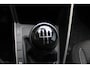 Volkswagen Polo 1.0-95pk TSI Comfortline. Zeer nette, sportieve en keurig onderhouden VW Polo. Trekhaak met afneemb. kogel, pdc v/a, volautm., camera, airco, cruise, navi, lmv etc.