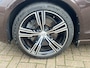 Volvo V60 2.0 T6 Recharge 340 pk AWD R-Design Navigatie Standkachel Camera Carplay Stoelverwarming V + A Led koplampen Blis  Pilot Assist Dab BTW Maple Brown Metallic Uniek