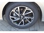 Toyota Yaris 1.5 HYBRID STYLE BLIND SPOT KEYLESS STOELVERW PARK-SENSOREN APPLE/ANDROID PRIVACY GLASS