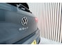 Volkswagen Golf 1.5 eTSI R-Line | PANO | STOELVERWARMING