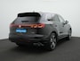 Volkswagen Touareg 3.0 TSi 381 pk tiptronic eHybrid 4MOTION Elegance | Panoramadak | Trekhaak | Nachtzicht | Geheugen-/massagestoelen | Leder | Stoelventilatie