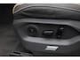 Volkswagen Touareg 3.0 TSi 381 pk tiptronic eHybrid 4MOTION Elegance | Panoramadak | Trekhaak | Nachtzicht | Geheugen-/massagestoelen | Leder | Stoelventilatie