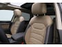 Volkswagen Touareg 3.0 TSi 381 pk tiptronic eHybrid 4MOTION Elegance | Panoramadak | Trekhaak | Nachtzicht | Geheugen-/massagestoelen | Leder | Stoelventilatie