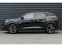 Peugeot 2008 1.2 PureTech 130 GT / NAVI / ALCANTARA / PDC / CLIMA / 17"LMV / CAMERA V+A / KEYLESS / MASSAGESTOEL / FULL-LED / BLUETOOTH / ADAPT. CRUISECONTROL / FULL-OPTIONS / 1E EIGENAAR / NIEUWSTAAT !!