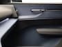 Volvo EX30 Single Motor Extended Range Plus / Trekhaak / Stoel- + stuurwielverwarming / Harman Kardon Audio / Blis /