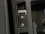 Volkswagen T-Roc 1.5 TSI Style Business / 150PK / Elect. Achterklep / 18 Inch / Trekhaak / Navigatie / Apple Carplay / PDC / Adaptive Cruise