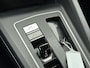 Volkswagen Golf 1.0 eTSI Life Business / Egonomische stoelen met massage functie / Draadloos Applecarplay/AndroidAuto / Navi / Camera /