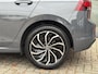 Volkswagen Golf 1.0 eTSI Life Business / Egonomische stoelen met massage functie / Draadloos Applecarplay/AndroidAuto / Navi / Camera /