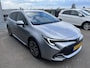 Toyota Corolla Touring Sports 1.8 Hybrid First Edition Parkeersensoren, Keyless, Elek. Achterklep, NL-auto, Apple CarPlay / Android Auto, LM velgen, Metallic lak, Adaptieve Cruise control, BTW-Auto!