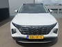 Hyundai Tucson 1.6 T-GDI PHEV Premium Sky Edition 4WD Hyundai Tucson 1.6 T-GDI PHEV Premium Sky 4WD Schuif/kanteldak, Navigatie, Stoelverwarming, Parkeersensoren voor + Achter, Dodehoekdetectie, Climate control, BTW-Auto