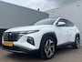 Hyundai Tucson 1.6 T-GDI PHEV Premium Sky Edition 4WD Hyundai Tucson 1.6 T-GDI PHEV Premium Sky 4WD Schuif/kanteldak, Navigatie, Stoelverwarming, Parkeersensoren voor + Achter, Dodehoekdetectie, Climate control, BTW-Auto
