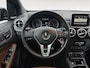 Mercedes-Benz B-klasse 200 Ambition | Trekhaak | Panoramadak | Lederen bekleding | Elektr. Memory Seats | Stoelverwarming | 12 maanden garantie! |