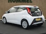 Toyota Aygo 1.0 VVT-i x-play - ACHTERUITRIJCAMERA - APPLE CARPLAY/ANDROID AUTO - BLUETOOTH TELEFOONVOORBEREIDING - LED VERLICHTING - CLIMATE CONTROL / AIRCO - MULTIFUNCTIONEEL STUURWIEL