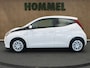 Toyota Aygo 1.0 VVT-i x-play - ACHTERUITRIJCAMERA - APPLE CARPLAY/ANDROID AUTO - BLUETOOTH TELEFOONVOORBEREIDING - LED VERLICHTING - CLIMATE CONTROL / AIRCO - MULTIFUNCTIONEEL STUURWIEL