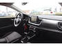 Kia Stonic 1.0 T-GDi 100PK AUTOMAAT DYNAMICLINE Navi Carplay | Trekhaak | Camera | Clima | Led | Adapt.Cruise | Stuur/stoelverw. | All Season | Wit Metallic |
