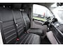 Volkswagen Transporter 2.0 TDI L2H1 4Motion Black Edition Cruise, LED, Carplay, Sensoren, Stoelverwarming, Multimedia, Automaat, Uniek!