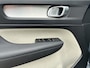 Volvo XC40 1.5 T5 Twin Engine Inscription 261pk! | SkyRoof | Park Assist | 18" Lm-Velgen | Stoelverwarming | Carplay Android Auto