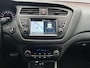 Hyundai i20 1.0 T-GDI Premium Automaat | Apple Carplay / Android Auto | Navi | Licht + Regensensor | Parkeersensoren Voor + Achter | Parkeercamera Achter | Cruise Control | Climate Control | 16” Lichtmetalen Velgen | Rijstrooksensor + Correctie