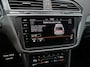 Volkswagen Tiguan 1.4 TSI eHybrid R-Line ** IQ LIGHT, VIRTUAL, LEDER, TREKH, 20-inch LMV, ACC, WINTER ** 1e EIG - Slechts 64.250km. ** ** INFORMEER OOK NAAR ONZE AANTREKKELIJKE FINANCIAL-LEASE TARIEVEN **