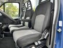 IVECO Daily 35C21 Be-trekker 6.9 Ton trekgewicht Airco Cruise controle Telefoonverbinding 3-Persoons Tachograaf Bakwagen Meubelbak Verhuiswagen Euro 5