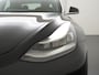 Tesla Model 3 RWD SR+ 60kWh 325PK 19"Lmv AutoPilot Leder PanoDak Adaptive-Cruise Lmv Camera's Elektr.-Stuur+Stoelen+Spiegels+Geheugen+Easy-Entry+Verwarmde stoelen Park assistent PDC WIFI Lane-Assist Speed-Assist Navi LED Comfortstoelen ACC DAB Voorverwarmen interieur via App Keyless via Telefoonsleutel One-Pedal-Drive 1e Eigenaar Origineel Nederlandse auto tot 11kw laden thuis! 1.584kg licht!