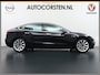 Tesla Model 3 RWD SR+ 60kWh 325PK 19"Lmv AutoPilot Leder PanoDak Adaptive-Cruise Lmv Camera's Elektr.-Stuur+Stoelen+Spiegels+Geheugen+Easy-Entry+Verwarmde stoelen Park assistent PDC WIFI Lane-Assist Speed-Assist Navi LED Comfortstoelen ACC DAB Voorverwarmen interieur via App Keyless via Telefoonsleutel One-Pedal-Drive 1e Eigenaar Origineel Nederlandse auto tot 11kw laden thuis! 1.584kg licht!