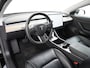 Tesla Model 3 RWD SR+ 60kWh 325PK 19"Lmv AutoPilot Leder PanoDak Adaptive-Cruise Lmv Camera's Elektr.-Stuur+Stoelen+Spiegels+Geheugen+Easy-Entry+Verwarmde stoelen Park assistent PDC WIFI Lane-Assist Speed-Assist Navi LED Comfortstoelen ACC DAB Voorverwarmen interieur via App Keyless via Telefoonsleutel One-Pedal-Drive 1e Eigenaar Origineel Nederlandse auto tot 11kw laden thuis! 1.584kg licht!