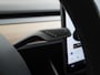 Tesla Model 3 RWD SR+ 60kWh 325PK 19"Lmv AutoPilot Leder PanoDak Adaptive-Cruise Lmv Camera's Elektr.-Stuur+Stoelen+Spiegels+Geheugen+Easy-Entry+Verwarmde stoelen Park assistent PDC WIFI Lane-Assist Speed-Assist Navi LED Comfortstoelen ACC DAB Voorverwarmen interieur via App Keyless via Telefoonsleutel One-Pedal-Drive 1e Eigenaar Origineel Nederlandse auto tot 11kw laden thuis! 1.584kg licht!
