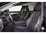Volvo S90 T8 AWD Ultra Dark - LONG RANGE - Schuif/kanteldak - IntelliSafe Assist & Surround - 360º Camera - Harman/Kardon audio - Adaptieve LED koplampen - Verwarmde voorstoelen, stuur & achterbank - Parkeersensoren voor & achter - Elektr. bedienb. voorstoelen met geheugen - Extra getint glas - 19' LMV