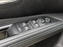 Peugeot 5008 1.2 Hybrid Allure Pack Business 136pk Automaat | Navigatie | Climate Control | Cruise Control | Achteruitrijcamera | Parkeersensoren Achter | LED Koplampen | 18" Lichtmetalen Velgen | Keyless Entry/Start | Apple Carokay/Android Auto |