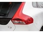 Volvo V40 Cross Country T3 Dynamic Edition | Stoelverwarming | Trekhaak | 17 Inch velgen | Navigatie