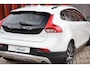 Volvo V40 Cross Country T3 Dynamic Edition | Stoelverwarming | Trekhaak | 17 Inch velgen | Navigatie