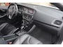 Volvo V40 Cross Country T3 Dynamic Edition | Stoelverwarming | Trekhaak | 17 Inch velgen | Navigatie