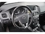 Volvo V40 Cross Country T3 Dynamic Edition | Stoelverwarming | Trekhaak | 17 Inch velgen | Navigatie