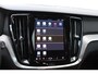 Volvo V60 T6 Automaat Plug-in hybrid AWD Plus Dark | Semi elektrische trekhaak | Rondomzicht camera | Stoelverwarming | Stuurwiel verwarming |  | Harman/Kardon premium audio | Voorstoelen met geheugenfunctie |