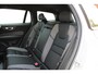 Volvo V60 T6 Automaat Plug-in hybrid AWD Plus Dark | Semi elektrische trekhaak | Rondomzicht camera | Verwarmbare voorstoelen en stuurwiel| Premium audio by Harman/Kardon | Voorstoelen met geheugenfunctie |