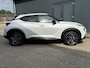Nissan Juke 1.0 DIG-T N-Connecta DCT Automaat / Trekgewicht 1.250 kg / Cold pack / Stuur-, Stoel en voorruitverwarming / Navigatie / Apple Carplay Android Auto / Achteruitrijcamera / Climate control / 17" LM wielen