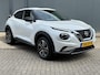 Nissan Juke 1.0 DIG-T N-Connecta DCT Automaat / Trekgewicht 1.250 kg / Cold pack / Stuur-, Stoel en voorruitverwarming / Navigatie / Apple Carplay Android Auto / Achteruitrijcamera / Climate control / 17" LM wielen