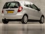 Mercedes-Benz A-klasse 160 Luxury (NAVIGATIE, CLIMATE, BLUETOOTH, NAP, LM VELGEN, SPORTSTOELEN, NIEUWE APK, NIEUWSTAAT)