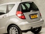 Mercedes-Benz A-klasse 160 Luxury (NAVIGATIE, CLIMATE, BLUETOOTH, NAP, LM VELGEN, SPORTSTOELEN, NIEUWE APK, NIEUWSTAAT)