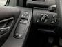 Mercedes-Benz A-klasse 160 Luxury (NAVIGATIE, CLIMATE, BLUETOOTH, NAP, LM VELGEN, SPORTSTOELEN, NIEUWE APK, NIEUWSTAAT)