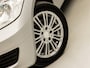 Mercedes-Benz A-klasse 160 Luxury (NAVIGATIE, CLIMATE, BLUETOOTH, NAP, LM VELGEN, SPORTSTOELEN, NIEUWE APK, NIEUWSTAAT)