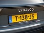 Lynk & Co 01 1.5 PHEV AUT-7 261pk Zwarte hemelbekleding Pano-Schuifdak Lmv 20" 360°Camera Apple Carplay Android Auto Adap.Cruise Navi Pdc Ecc Keyless Led Plug-In Hybrid Elek.Memory.Stoel File assistent Dodehoek detector Elektrisch bedienbare achterklep Rijstrooksensor Wifi Verkeersbord detectie 425Nm koppel 3,7kw laadvermogen €44.882 Nieuwprijs 1e Eigenaar Origineel NLse auto!