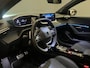 Peugeot 208 Hybrid 100 e-DCS6 GT Panoramadak | 17'' Lichtmetaal | Climate Controle | Keyless | Apple CarPlay / Android Auto | Achteruitrijcamera | | Achterbank in delen neerklapbaar | Achterspoiler | Achteruitrijcamera